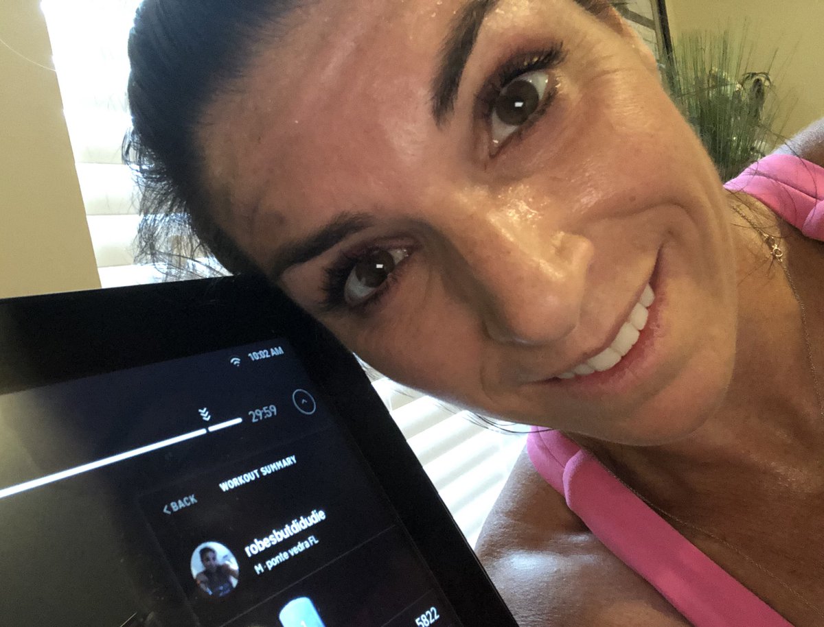 mrstesori's tweet photo. 1st #peleton ride EVER, courtesy of @KMarchino &amp; @acschenk1. 30 min tabata w/ @RobinNYC. Could’ve gone easier given my 2 month workout hiatus w/ a displaced hip but why? 🤷🏻‍♀️🤦🏻‍♀️ Ryder 🐶 enjoyed, but Bunk, we owe u a squeaky toy. #heightnotsomuch24 #reallyadam? #butdidudie #almost https://t.co/EahIK3OUDB