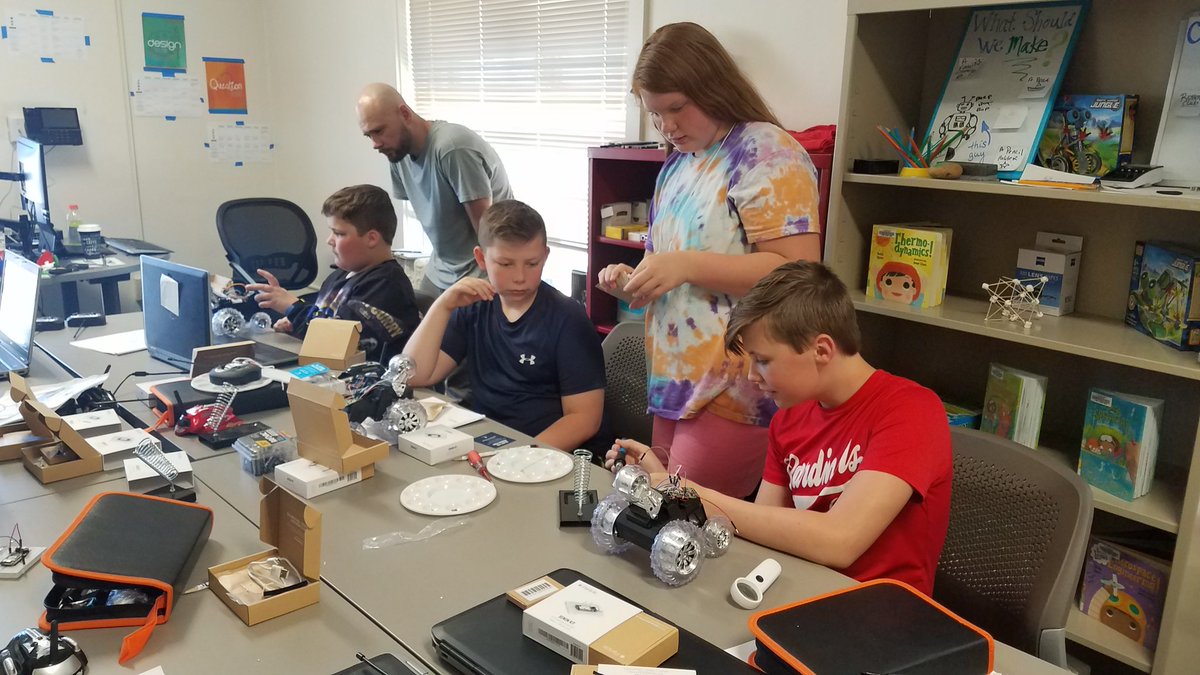 SShepReads's tweet photo. Young makers @makeLabClinton camp programming and reconfiguring rc cars. #makerspace Thank you Clinton Public Library for all you do! https://t.co/Ze1pMm3qHd