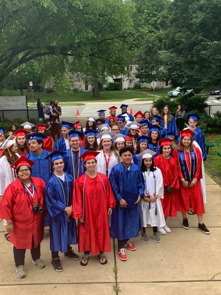 BarrettElem's tweet photo. Remember the Titans -final walk through...#congratulationsseniors #c/c2k19 #barrett/titanpride #marchofthetitans https://t.co/HQQuFaWolC
