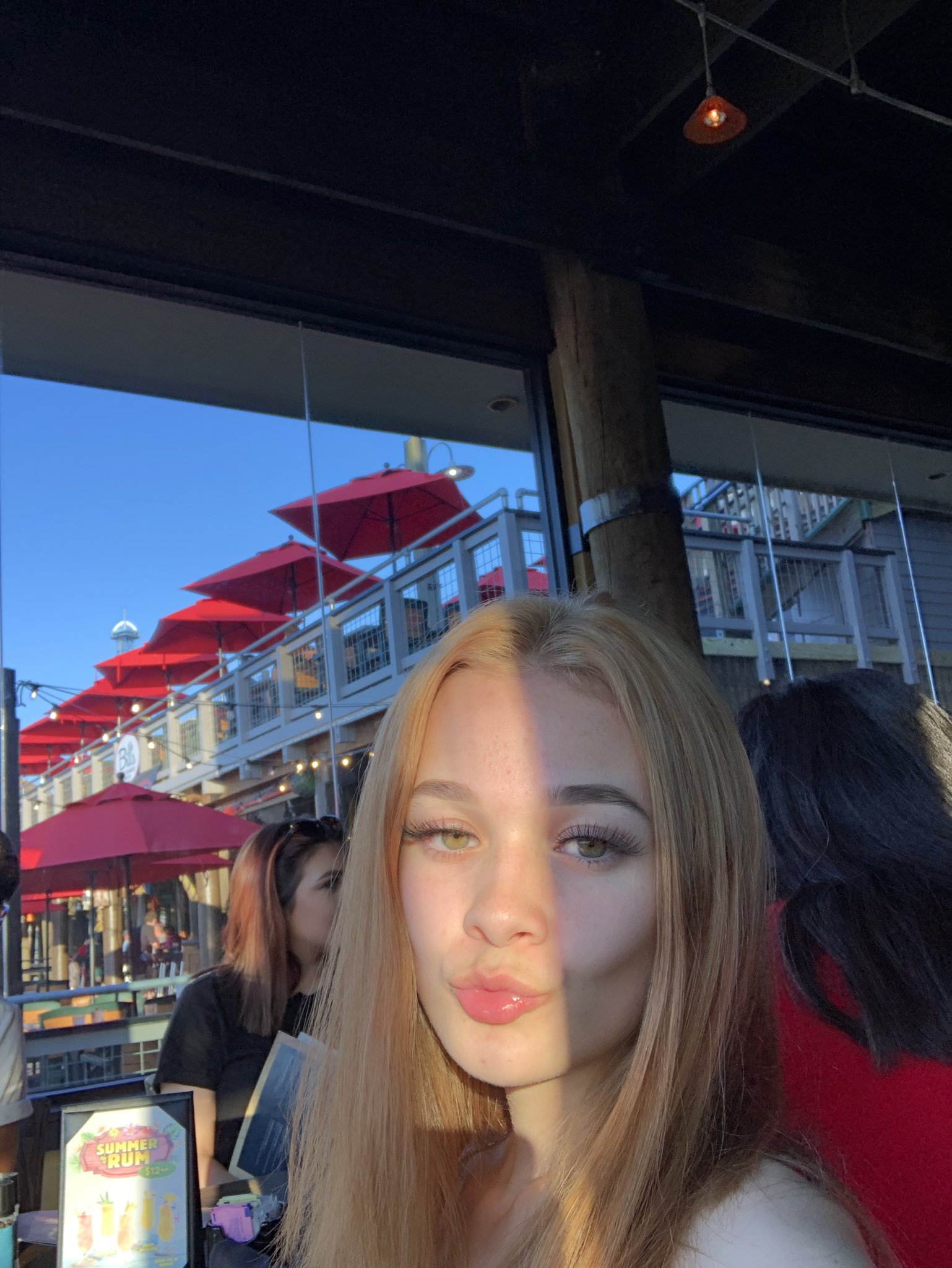 rain on Twitter: "who said girls with green eyes can't have blonde hair 😌  https://t.co/kLNbBTblV3" / Twitter
