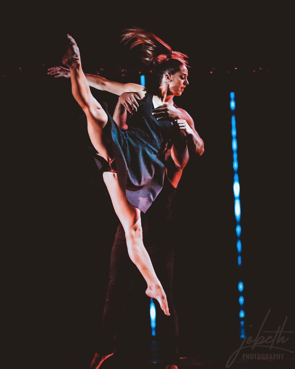 7 years later and I just want to take a second to appreciate being back at the Beacon Theater in NYC ✨ it’s one thing to have 1 dream come true, but to be blessed enough to continuously be living my dreams.... now that is surreal
📸: @jobethphotography 
#derekhoughlive #dance