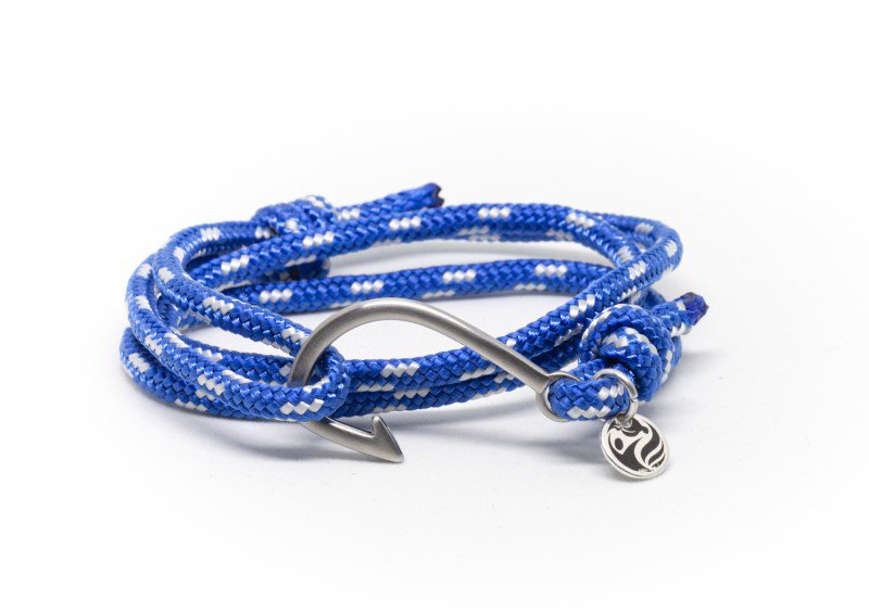 PlasticBank's tweet photo. Last chance to pre-order one of our limited edition ocean bracelets! Help our collectors stop 20 lbs of #oceanplastic &amp; improve their lives and environment https://t.co/DpRL1b2zE6 https://t.co/n55S3yVTib