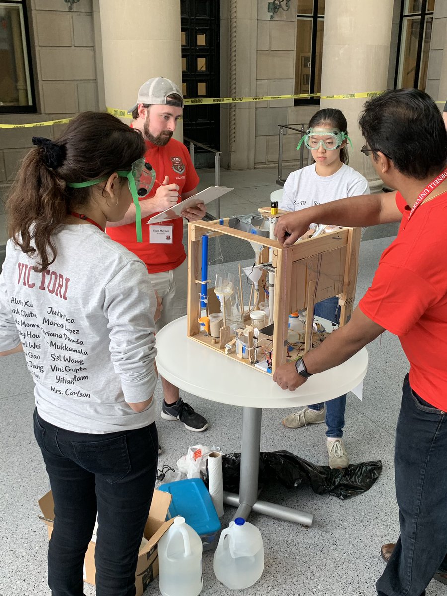 SOAlumniNetwork's tweet image. A2: Science Olympiad Summer Camps and experiences abound across the US in June, July and August! Use the summer bridge to explore, practice and - most importantly - enjoy STEM! @MillionWMentors @STEMconnector @SOAlumniNetwork #BeyondTheBuzzChat
