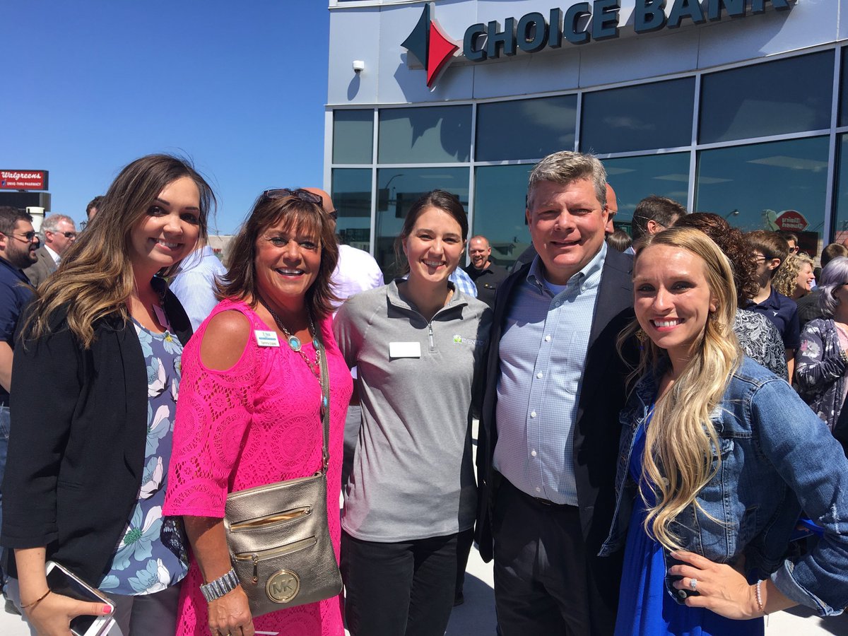 EventideLeann's tweet photo. Look who I spotted at the Block E open house! #TeamEventide #EthosHomeCareAndHospice. Beautiful afternoon to celebrate In downtown! #loveMoorhead https://t.co/HkWRATyAuf