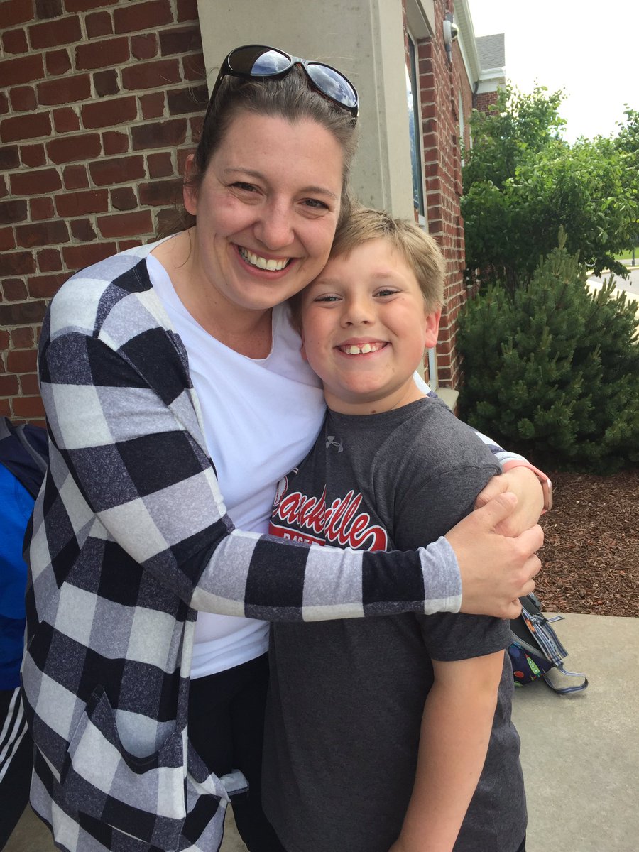AlisonDupee's tweet photo. And that’s a wrap!! Reunited with families at last.  What a great trip.  Thanks families for sharing your kids with us for these past few days.  Enjoy hearing all the stories first hand! #USMtakestoronto https://t.co/GHTIDoPOui