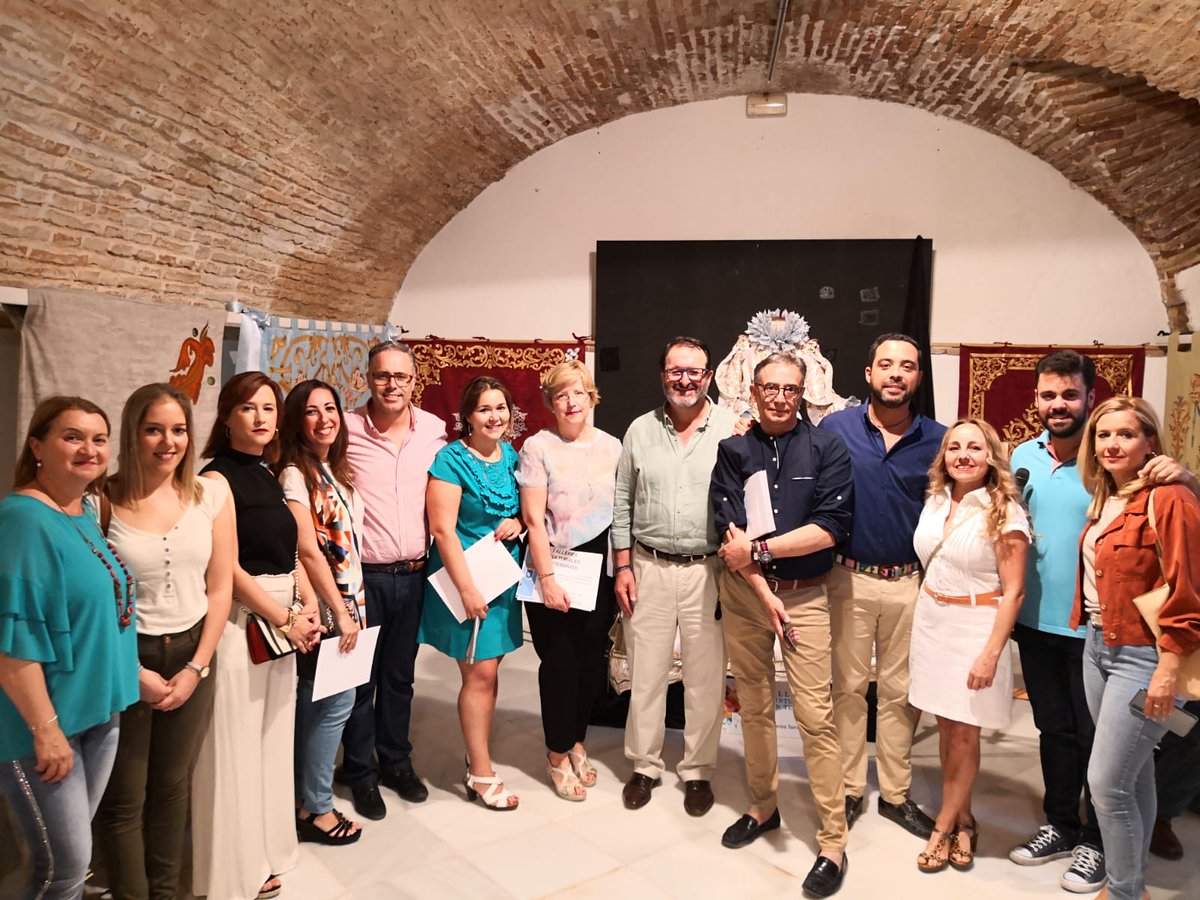 JuanAvilaCARMO's tweet image. Gran labor de los Talleres Culturales

Esta tarde hemos inaugurado en los Bajos del Ayuntaniento la exposición con los trabajos de los alumnos de los Talleres Culturales Intensivos que podréis visitar hasta el 23 de junio.

Enhorabuena