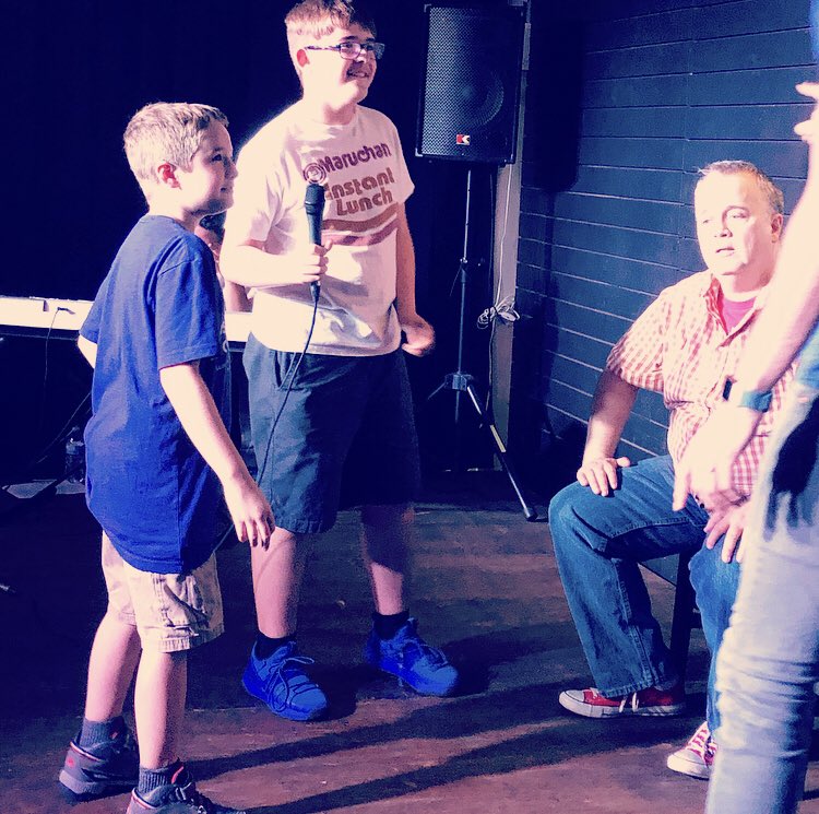 #TBT to last Friday night at our #KiddingAround show! Such a huge thanks to Elijah and Jeremiah for being A+ superstars and being our audience participants for #SoundFX👏🌟
#audiencelove #funtimes #fridaynightfunnies #universitymalltampa #familyfriendlyfun