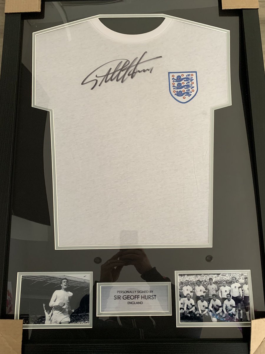 2TouchFootball's tweet photo. ****Silent Auction****
A massive Thankyou to be be of our Sponsors @BWInteriorsLtd who have very kindly donated an amazing Signed Geoff Hurst shirt (with authentication certificate) for auction at our presentation evening. We will be splitting the proceeds for this ... https://t.co/XjB2p5kLUk