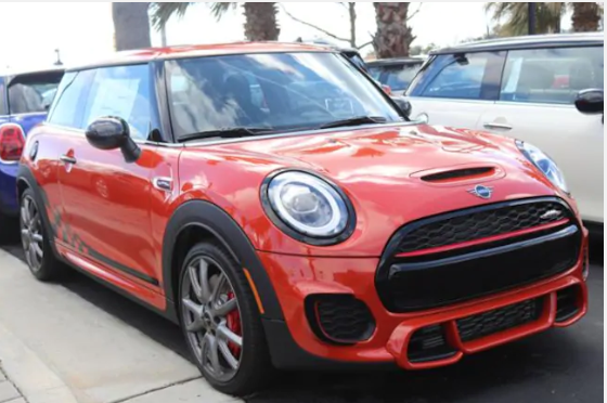 MINIofCamarillo's tweet photo. Come in and test drive this Solaris Orange Special Edition #MINI #JohnCooperWorks Hardtop 2 Door. #MINIofCamarillo https://t.co/XPyqBZhuca