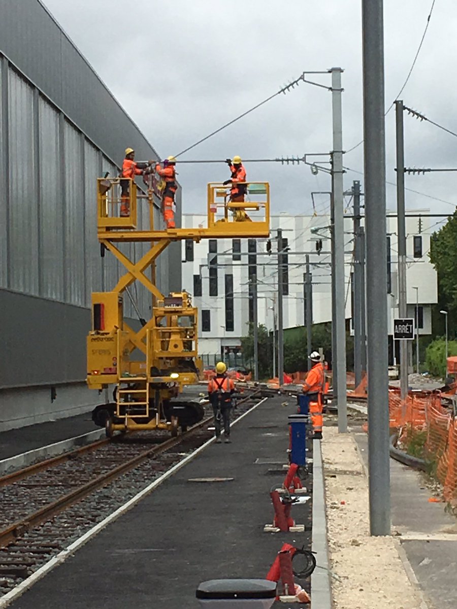 BELTRANDBenjam1's tweet photo. Atelier des jardins - Noisy le Sec. Les équipes @SFERIS_ assurent en autonomie les travaux Caténaire et Signalisation. La sécurité ferroviaire est aussi assurée en totalité par Sferis. https://t.co/M4hOdU5Mah