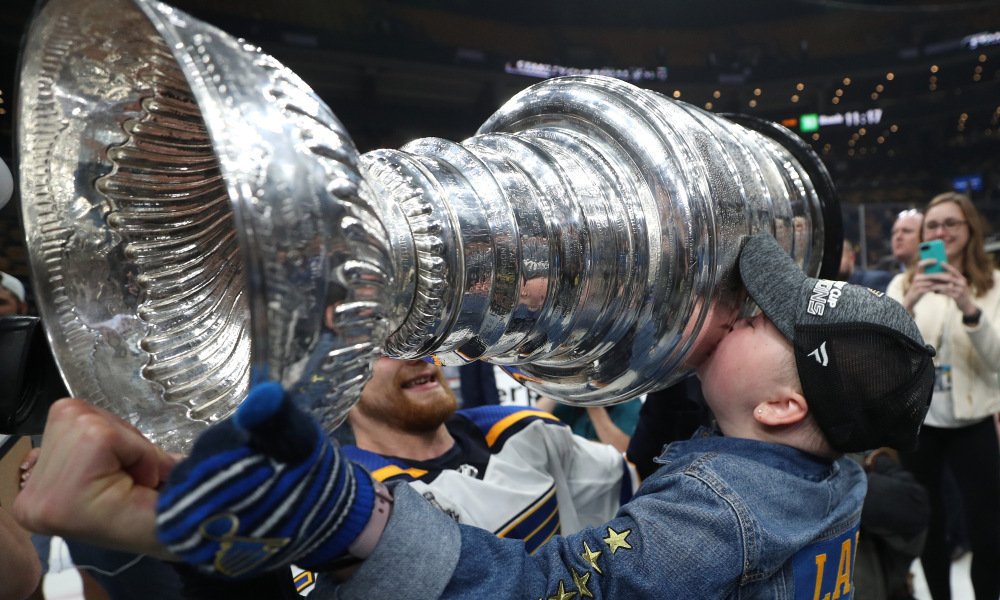 TrickDaddy7's tweet photo. This is beautiful @StLouisBlues @NHL #MindOfPat #LailaAnderson https://t.co/XaqJY3spaf
