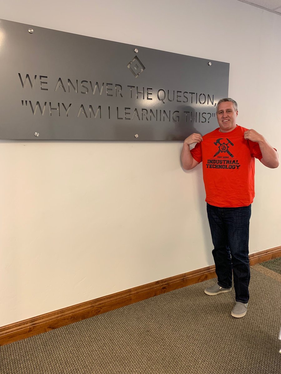 jakehinckley2's tweet photo. Hey @AmyJ_FDSHBusEd @JPalmer_FDSH look what I'm rep'in @PrecisionExams today! @FDCSD #ilovecte #industrialtech https://t.co/vcYZTFQEWw