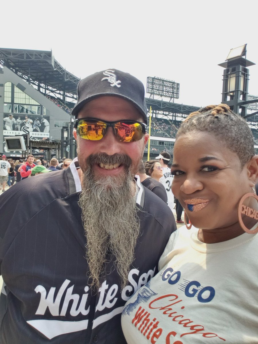 Who seen #SOXCHIC on the screen today? I've been having a total blast at these last #WHITESOX games. I'm proud of my boys <a href="/CarlosSan29/">Yolmer Sanchez</a> <a href="/TimAnderson7/">Seven</a> <a href="/LGio27/">Lucas Giolito</a> <a href="/leurygarcia1/">leury garcia</a> <a href="/ymoncada19/">y</a> @Lamantha21 <a href="/Jacefry/">Jace Fry</a> @Tilson4 <a href="/YonderalonsoU/">Yonder Alonso</a> much ❤ from <a href="/TheRealSoxChic/">#SOXCHIC50</a> you #1 Girl!  #Sox RT