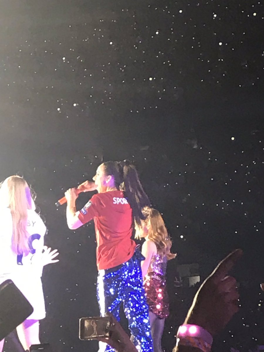 sudo2009's tweet image. The moment @MelanieCmusic told us @Liverpool_FC_ where the champions fantastic @spicegirls show cherry in the top @lfc champions #6times