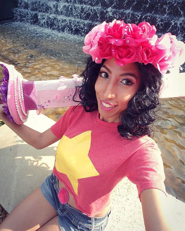 allegriana's tweet photo. Sunshine and #Stevonnie 😄
Gem is #HamsterParade, #cosplay and #RoseQuartzsword by me!
#stevenuniverse #foamprops #flowercrown #StevenUniversecosplay #QuirkCon #foamsmith #crystalgems #cosplaygirl #poccosplay #instacosplay https://t.co/7BVRqRGKlg https://t.co/LDQ66AvJTZ
