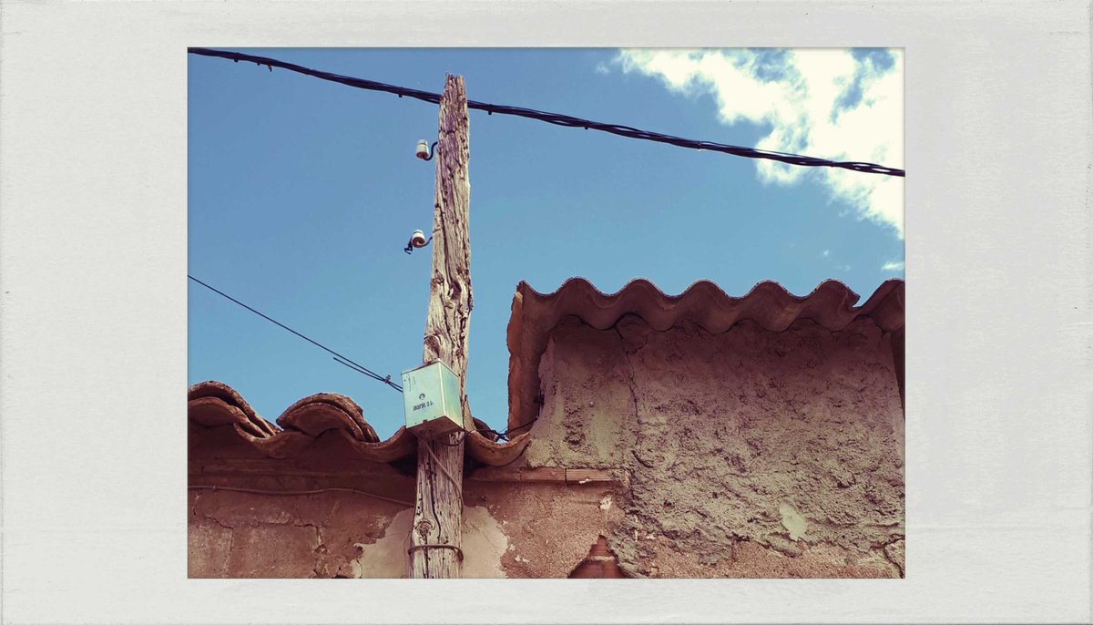 somestinkydude's tweet photo. My favourite angle. #149of365 #mobilephotography #instalab #polaroid #blueskies #clouds #rural #switchyourmind https://t.co/akTyg6yGZ7