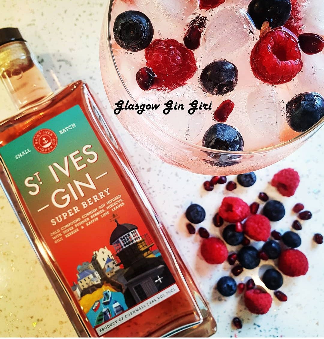 St Ives Gin Super Berry review:
Instagram.com/glasgowgingirl
#Gin #ginandtonic #weekend #weekendvibes #stivesgin #gintonic #ginlovers #glasgow #cornwall #englishgin