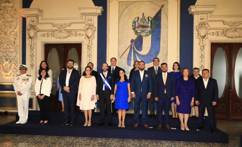 _elfaro_'s tweet photo. #PresidenciaBukele | Fernando López Larreynaga, nuevo ministro del @MARN, fue gerente de Catastro de la @alcaldia_ss durante la administración de @nayibbukele y es secretario general de municipalismo del partido @NuevasIdeasSV. Ha sido también tesorero de la Federación de Vela. https://t.co/CIYSztkBWZ