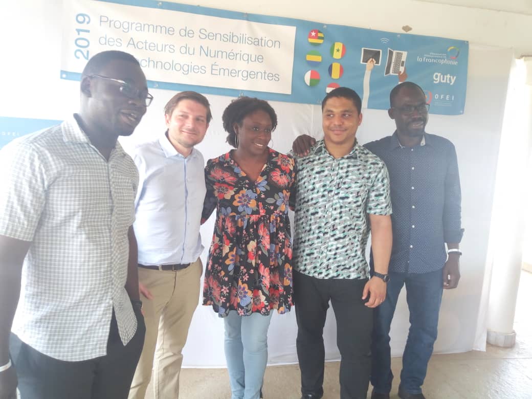 NeweSamie's tweet photo. Sensibilisation des acteurs du numérique sur les technologies émergents organisées par l'oif, guty et ofei.
L'IA et la big data était le sujet du programme. https://t.co/qk4rD1A8xR