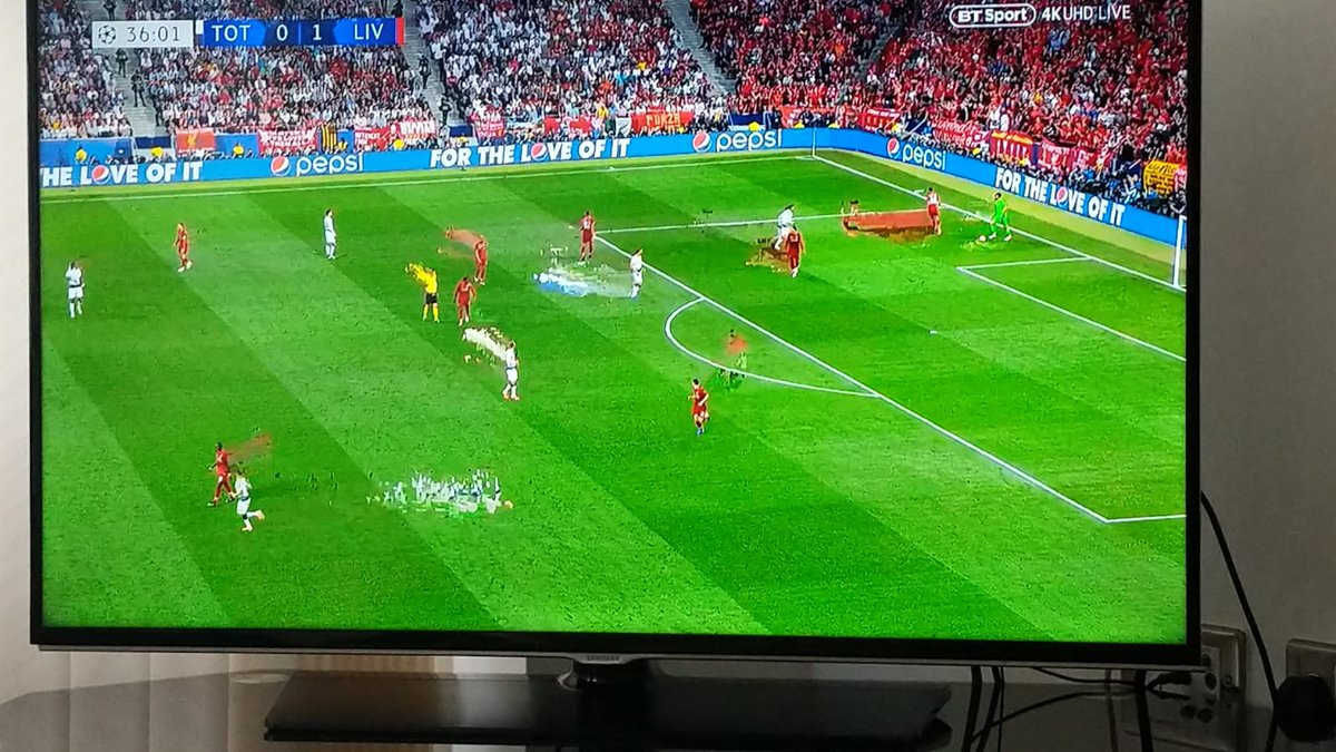 DannyJ_Harvey's tweet photo. Sort it out @btsport. FIFA 98 had better graphics. 4K UHD my arse. @YouTube doing you no favours. #morebandwidth https://t.co/ZJKRMRxxnU