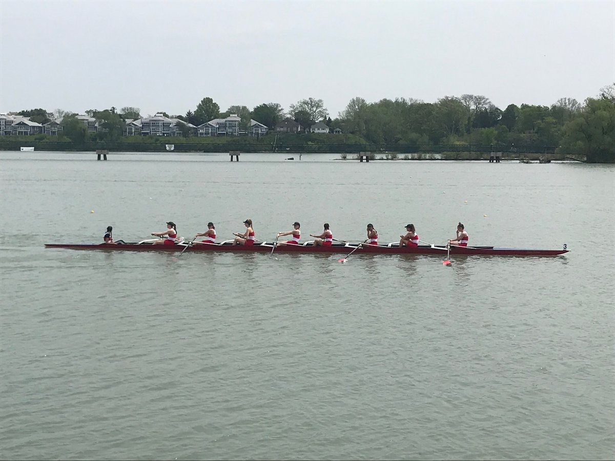 dmchsofficial's tweet photo. Congratulatiions to our Jr. Boys & Girls 8 on a great rowing season! And a big thanks to the moms, dads, grandparents and coaches who have driven you to early morning workouts, cheered you on, fundraised, and fed you! #DMproud #rowredsrow @niagaracatholic https://t.co/fxin21n4Yu