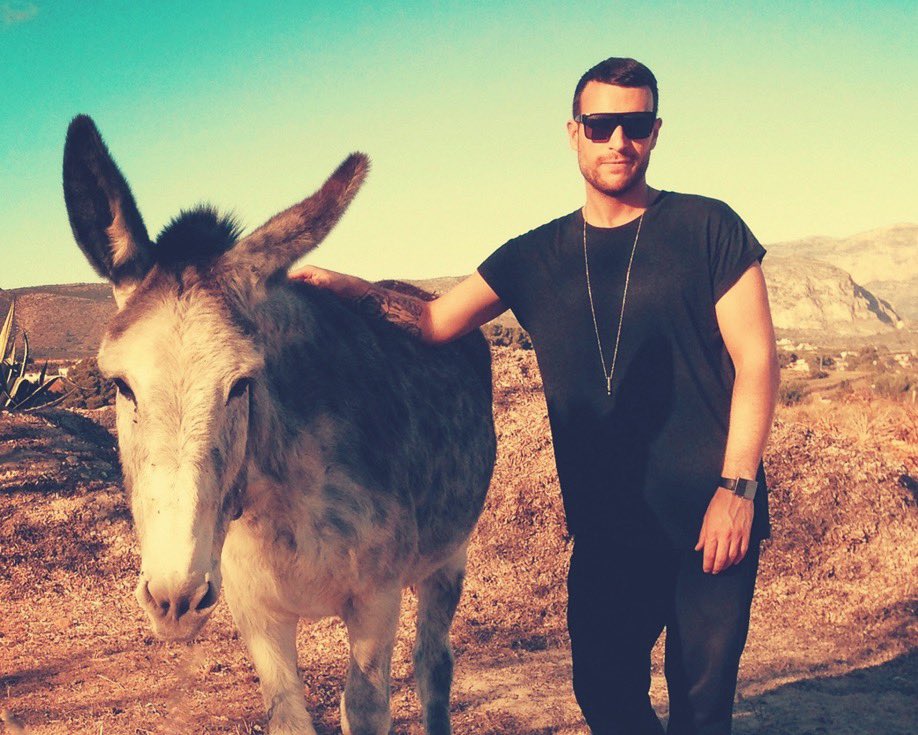 DonDiablo's tweet photo. Throwback Family Portrait 😎 #DONkey https://t.co/luLrdw9aQt