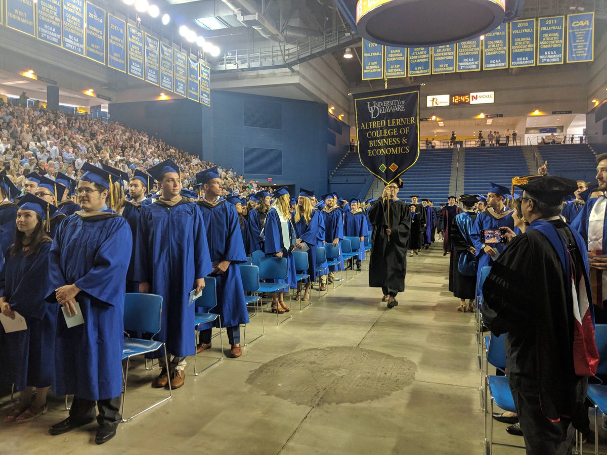 UDLernerCollege's tweet photo. What a beautiful day to be a Blue Hen! Congratulations to our #LernerBiz graduates, we are so proud of you all 🎓 https://t.co/0b3111I56y