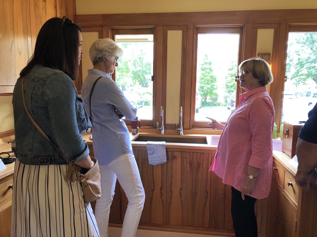 CookingClubKS's tweet photo. Historic Frank Lloyd Wright’s Allen House hosts Thursday Afternoon Cooking Club once again during Junior League of Wichita’s Kitchen Tours. Stop by to see the kitchen, equipment and recipes that made this house part of the Club. https://t.co/FBfDh8inrE