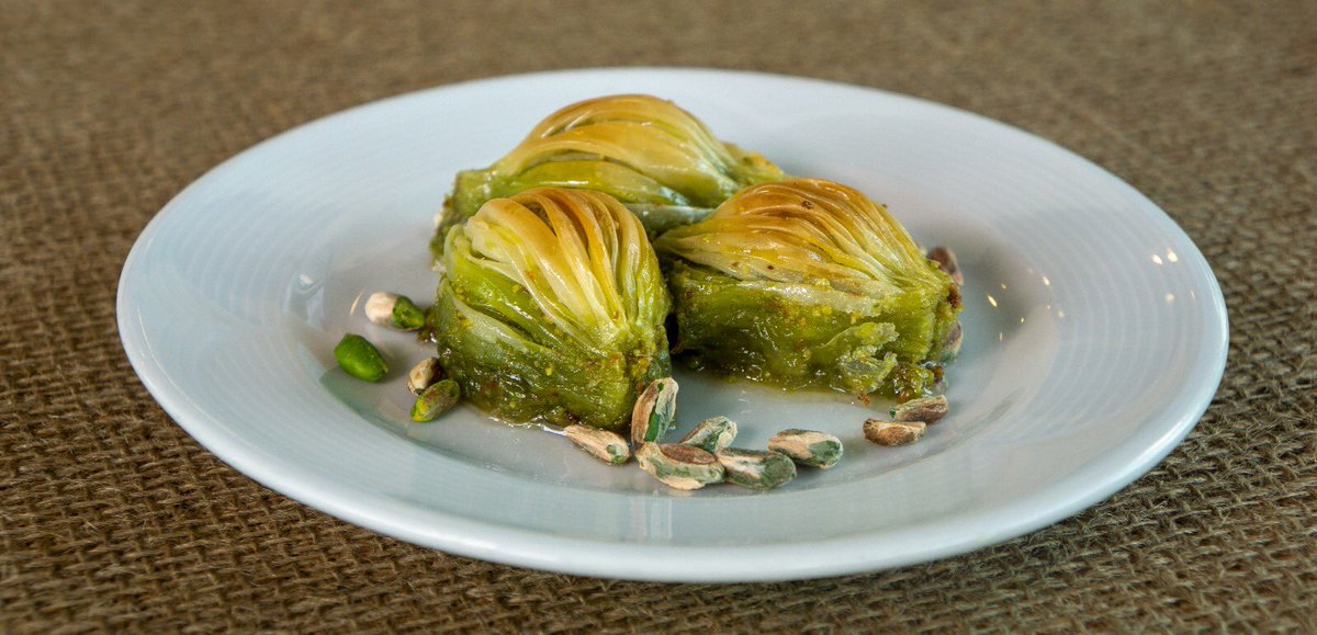 🍯 EN TATLI ÇEKİLİŞ

🎁 8 Haziran’a kadar bu tweeti RT yapıp hesabımızı takip eden 3 kişiye, dünyanın dört bir yanına gönderdiğimiz midye baklavamızdan birer kg hediye.

🌐 Online sipariş için: baklavacimehmetyildirim.com