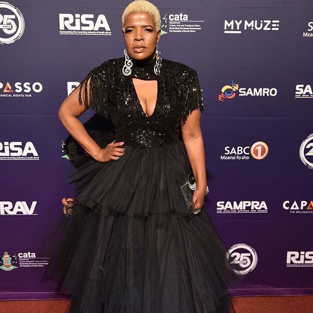 @candytsamandebele looks stunning #samas25 🖤🖤🖤🖤🖤🖤🖤🖤🖤🖤
--------------------------------------------------------------
#celebratemusic #legends #musiclegends #limpopo #music #sabc1 #mzansiforsho #ukhozifm #redcarpet #sama25 #samaawards #samas #redcarpetlook