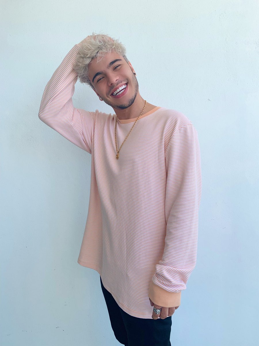 villalobossebas's tweet photo. s á b a d o :D https://t.co/6DkMhWexab