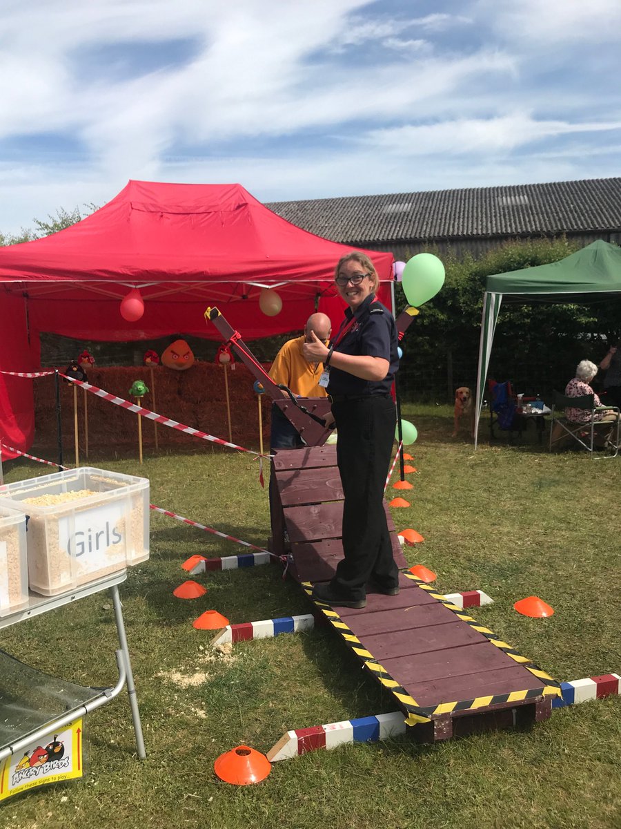 HIWFRSPT_Team's tweet photo. Brilliant day at Boaz project fete day #princestrust #HFRS #basingstoke26 #communityproject #boazproject #feteday #angrybird #soakthefarmer https://t.co/TAF0S9myfJ