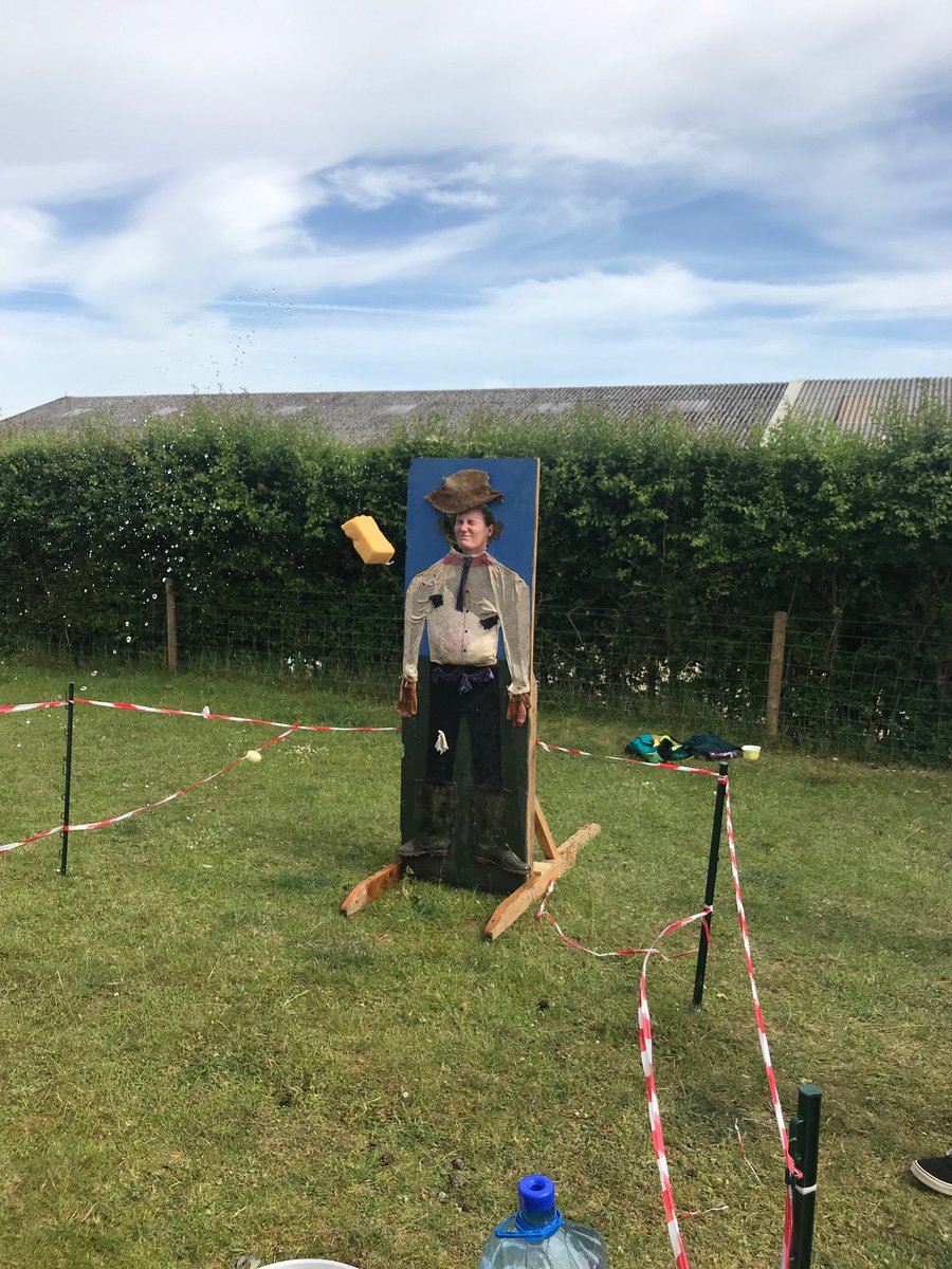 HIWFRSPT_Team's tweet photo. Brilliant day at Boaz project fete day #princestrust #HFRS #basingstoke26 #communityproject #boazproject #feteday #angrybird #soakthefarmer https://t.co/TAF0S9myfJ