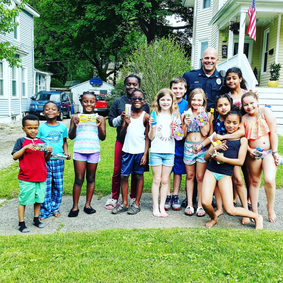 dderbyman's tweet photo. When 👮‍♂️ find out it's your friend 👧Sierrra's 🎉Birthday and while you're 🚔there giving them 🍫snacks the 🍦ice cream truck drives 🤦‍♂️by! How can you say 🤷‍♂️no! You 😆can't! 
#getoutofyourcruiser #operationcopsicle #summertime #iscreamyouscreamwesllscreamforicecream https://t.co/cWY5VLPdjP