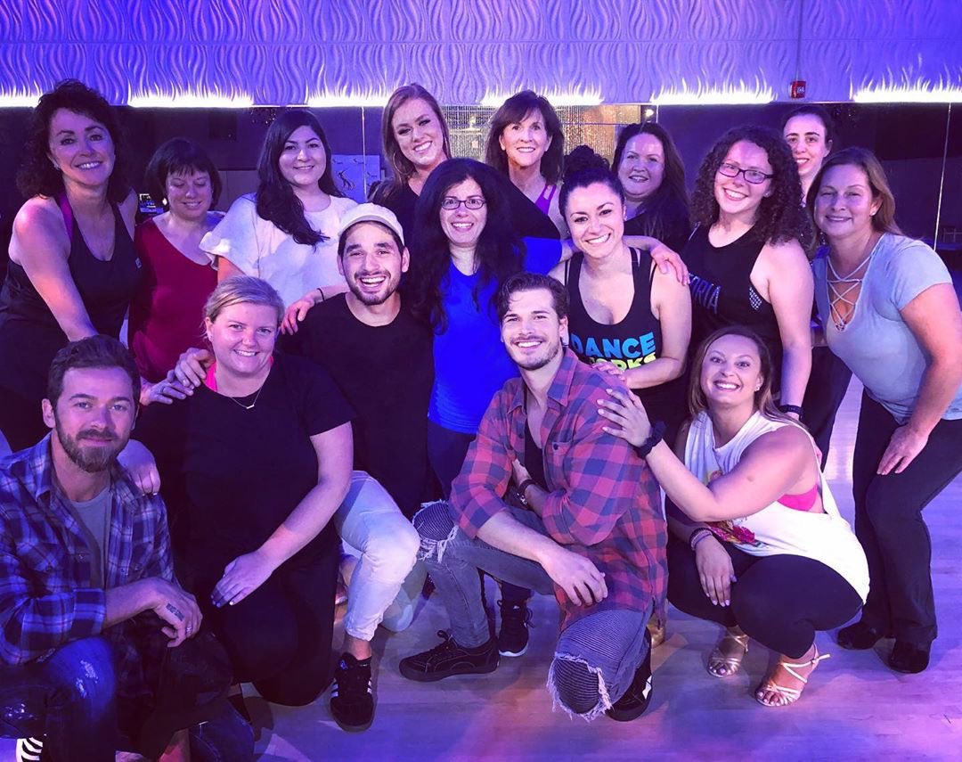 ArtemChig_Fans's tweet photo. Posted @withrepost • @ProDanceCampPS Amazing day in Boston !!!! 🌟dance🌟dance🌟dance 🌟 #dayofdancing Best day! #bestdaydanceday #artemchigvintsev #glebsavchenko #alanbersten @Gleb_Savchenko @Dance10Alan @artemchigvintse  Thank you @firebeatballroom  best dance studio in Boston https://t.co/9gL7zfcfXM