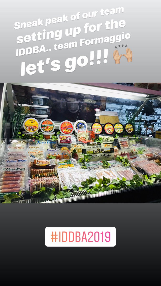 FormaggioICS's tweet image. Setting up for this years @myIDDBA!  Wait till you guys see what team Formaggio has in store!  So happy to be here in sunny Orlando!! 🙌🏼 #IDDBA19
