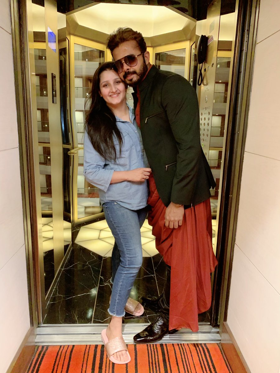 RichaRanawat29's tweet image. #couplegoals @Bhuvneshwarisr1 @sreesanth36 ..... King ❤️ Queen 
#Sreesanth #Sreefam #bhuvneshwari #nain