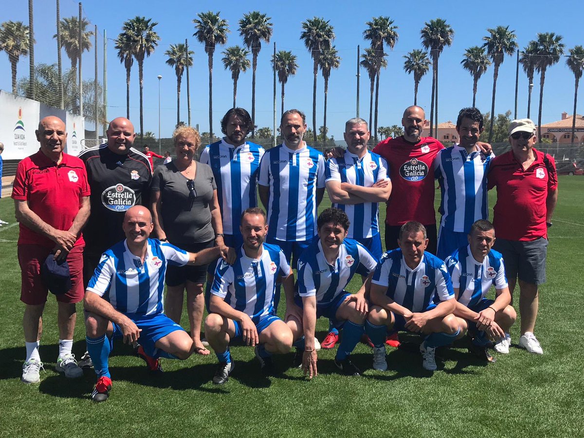 FEAFV's tweet photo. El @RCDeportivo Veteranos campeón de la #LIGASOLIDARIAFEAFV2019 tras derrotar en una gran final por 2-0 al @MalagaCF 

Excelente #FaseFinal del #TorneoSolidario celebrada en @olivanovaresort donde todas las Asociaciones de Veteranos lo dieron lodo entre un magnífico ambiente. https://t.co/fY0KXkP7jT