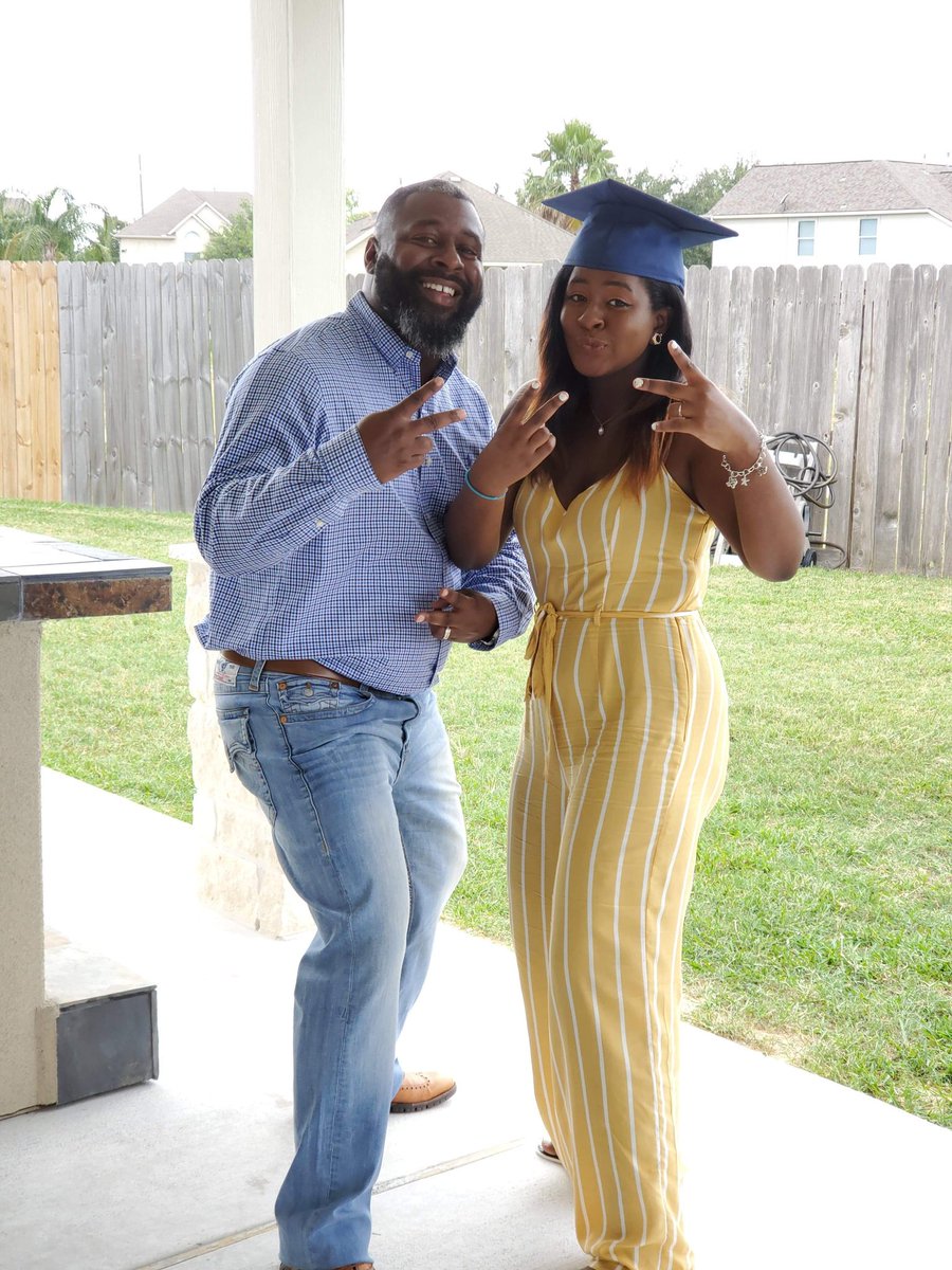therealistbawse's tweet photo. Congratulations to my daughter on her highschool graduation. Stage 1 complete.
#collegeisnext
#conquercollege
#2019to2023 https://t.co/l1Z9rex8Ar