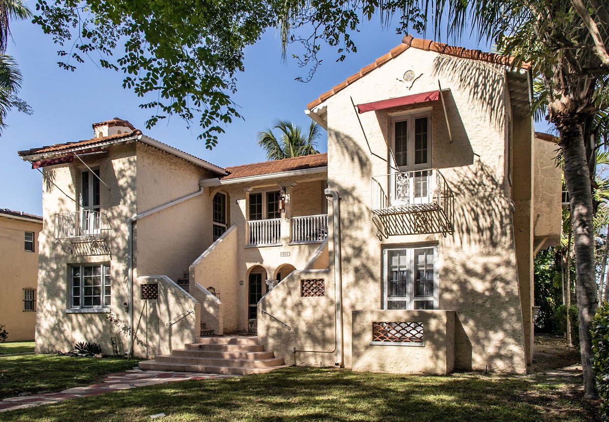 First day of June in #NorthPonce! 

#CoralGables #CityBeautiful #MediterraneanArchitecture #GardenApartment #CourtyardApartment