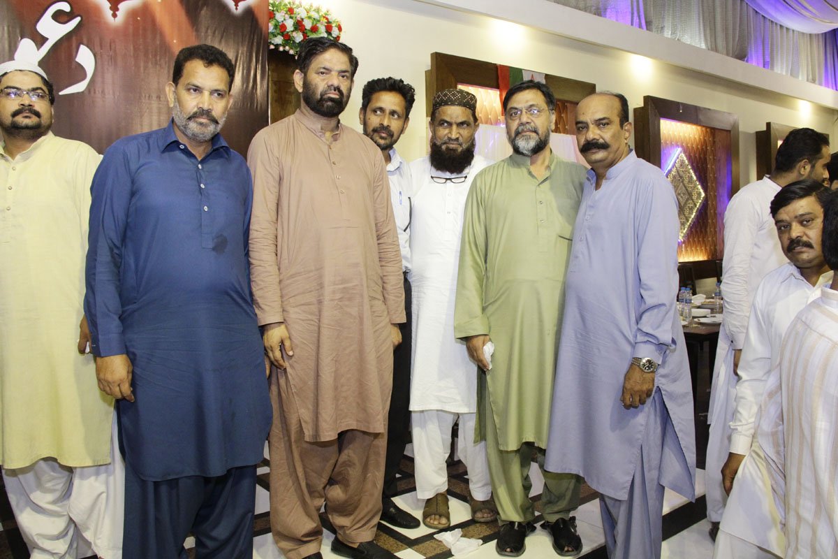 HaniQureshi5's tweet photo. #MQMPakistan District Hyderabad Incharge @ZafarASiddiqui1, Senior Joint Incharge @NavedAbbasi8, Joint Incharges @RashidkhanUC9, Umer Alvari along with Committee Members attended an Iftar Dinner.
#IftarDinnerbyAPMSO Hyderabad Sector https://t.co/DHIXiGoIJc