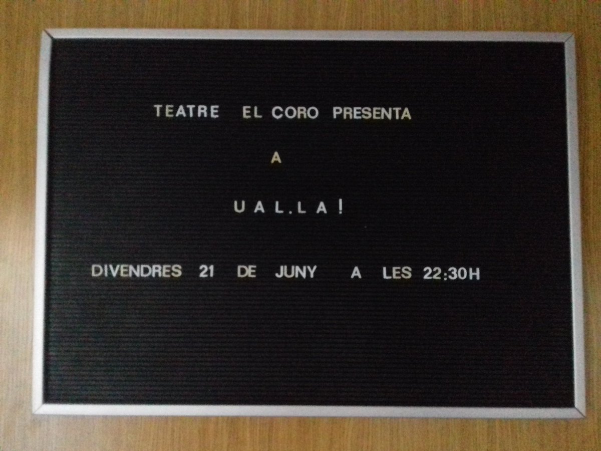 teatreelcoro's tweet photo. La nostra entitat té uns anyets, concretament 131, i encara guardem la nostra pissarra per anunciar els esdeveniments......i aquest, es mereix que la Pissarra surti a escena!!!! #pissarra #teatreelcoro #music #musica #humor #teatre #svcastellet #santvicencdecastellet #concert https://t.co/7uiofNXQyM