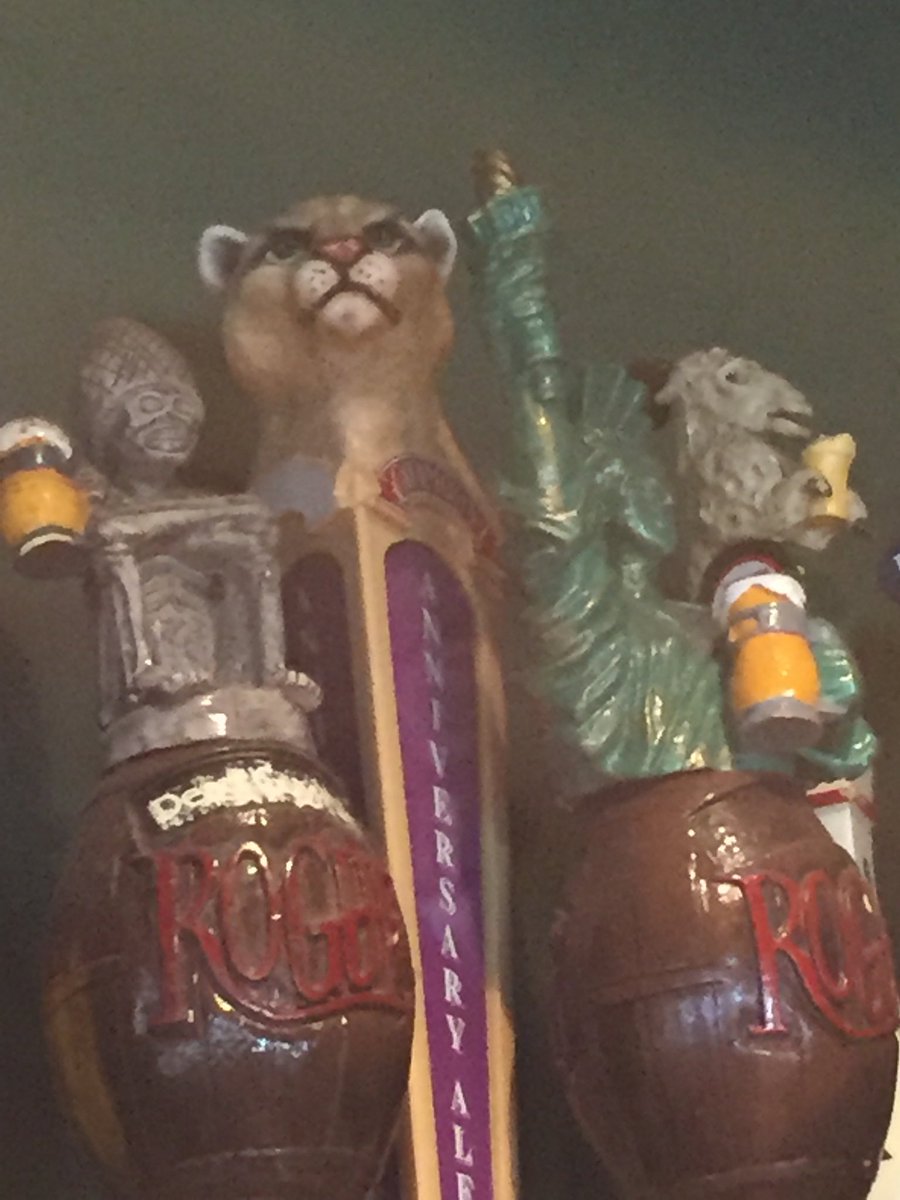 charlieroc111's tweet photo. Wow, really cool vintage ⁦@avbc⁩ handle on display ⁦@TheBlueTusk⁩ #SyracuseNY https://t.co/5TFzmh1k1l