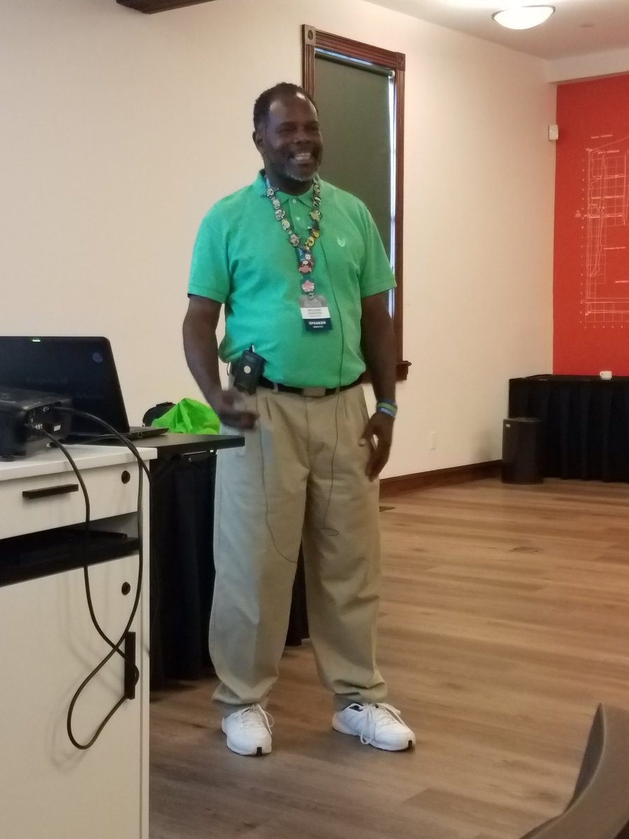 wmjackson's tweet photo. Flexing my blogger life!!!
#thatbloggerlife
#Blogger
#myquesttoteach
#dontthrowshade
#flexingthatbloglife
#blackbloggersmatter https://t.co/ZnHbmer7n3