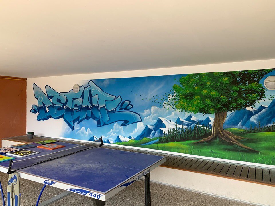AnthonyDelrieu's tweet photo. #CentreHospitalierBuechDurance  🎨Magnifique fresque sur les murs du Corto Maltese à Gap réalisée dans le cadre d'un projet thérapeutique grâce à l'investissement des patients et des soignants.
Merci 🙏 @ARSPaca, la DRAC et l’association Colorzlife https://t.co/jNyqXq2Wbo