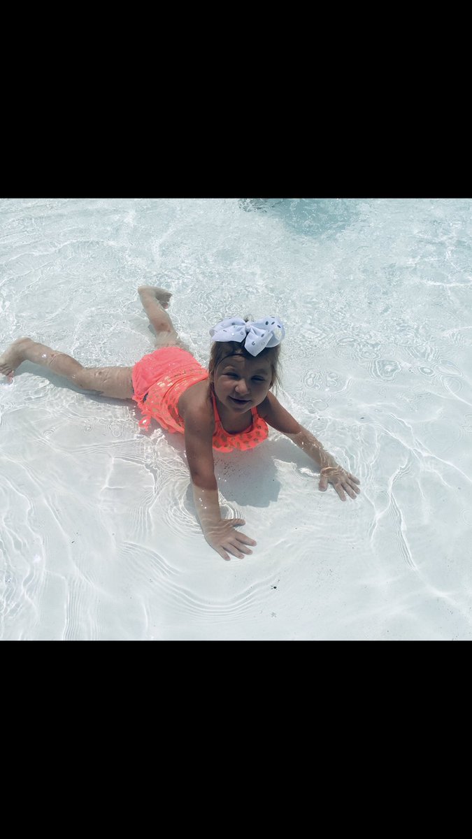 Jayklin1's tweet photo. Summer is here☀️🍍💖 https://t.co/OITdfRWDcE