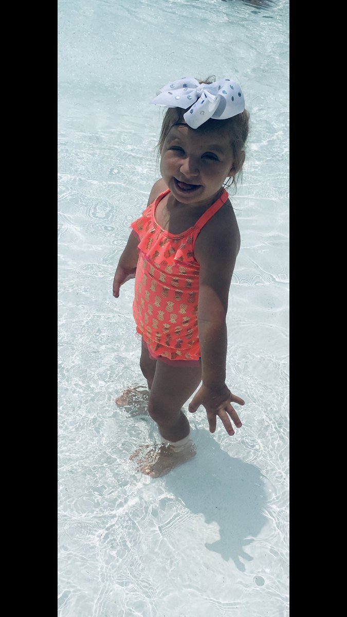 Jayklin1's tweet photo. Summer is here☀️🍍💖 https://t.co/OITdfRWDcE