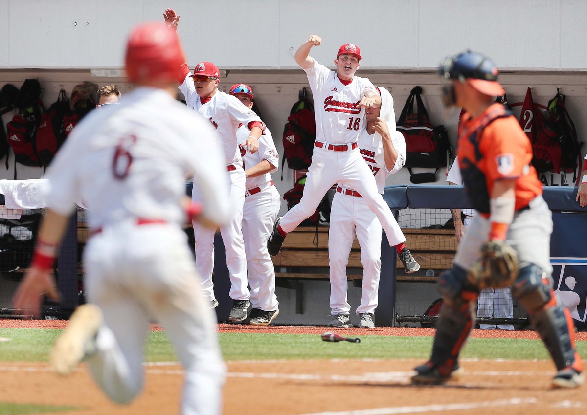 JSUGamecocks's tweet photo. Mood 😤😤😤
#FearTheBeak #StayCocky #NCAABaseball https://t.co/QqbVNjwTKf