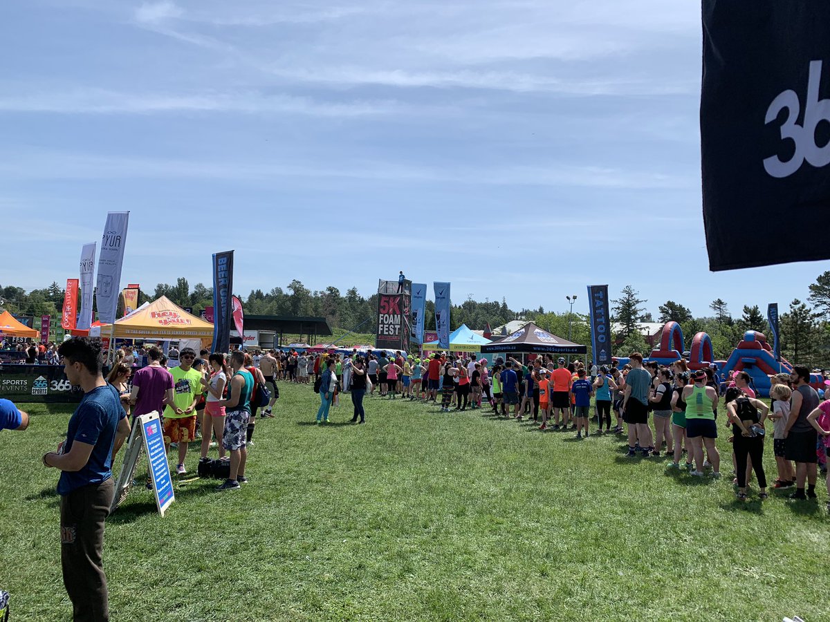 NancyAwork's tweet photo. Beautiful day @CityofSurrey at the #5kfoamfest and for a wonderful cause #MakeAWishCanada  great to see a good turn out https://t.co/fwV5RzYbWX