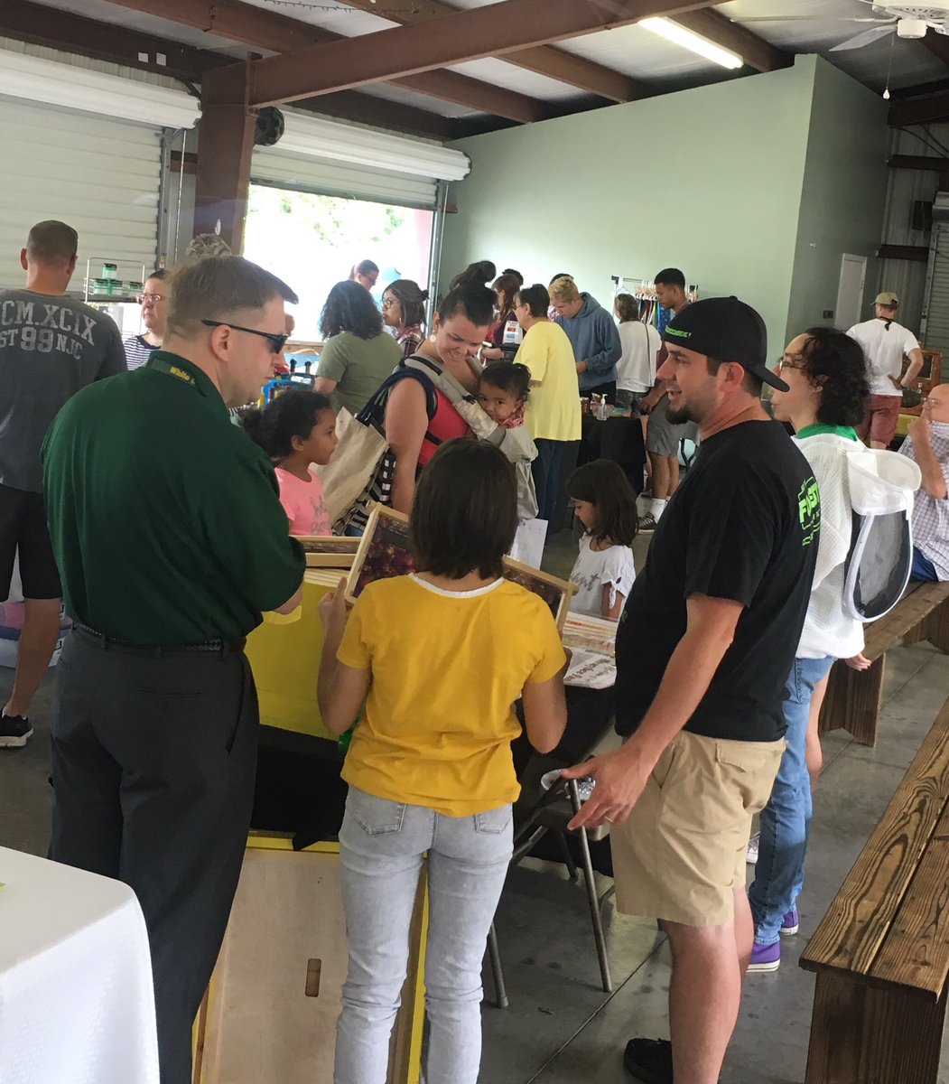 OnslowCoFarmer's tweet photo. Thanks to everyone who came out to share &amp; learn about pollinators!  What a great day at the market!!!  #OnslowCounty #MarketLife #SavethePollinators https://t.co/3hfJTMK8mp